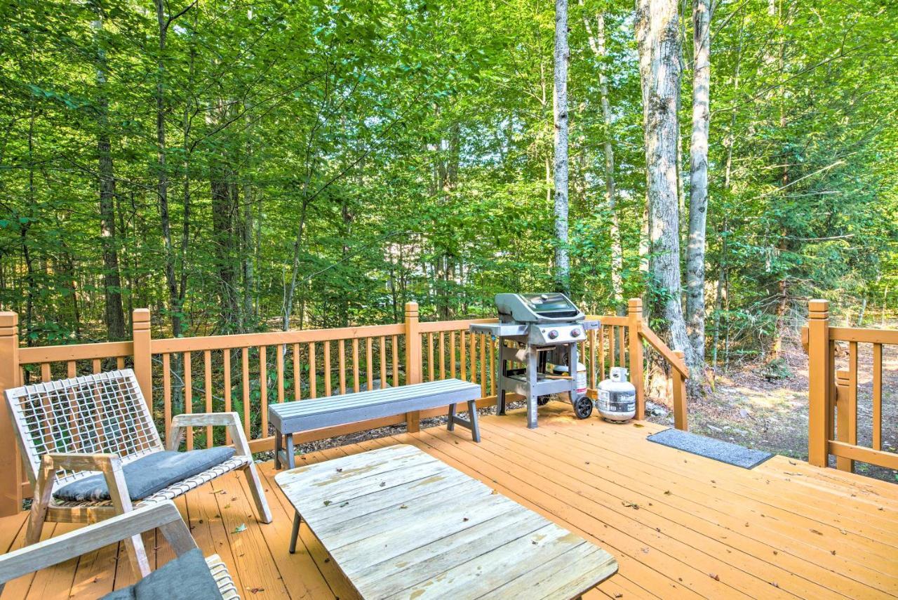 Pet-Friendly Pocono Pines Rental With Hot Tub! Exterior photo