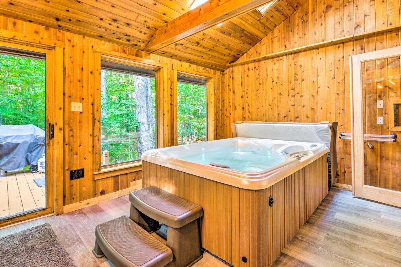 Pet-Friendly Pocono Pines Rental With Hot Tub! Exterior photo